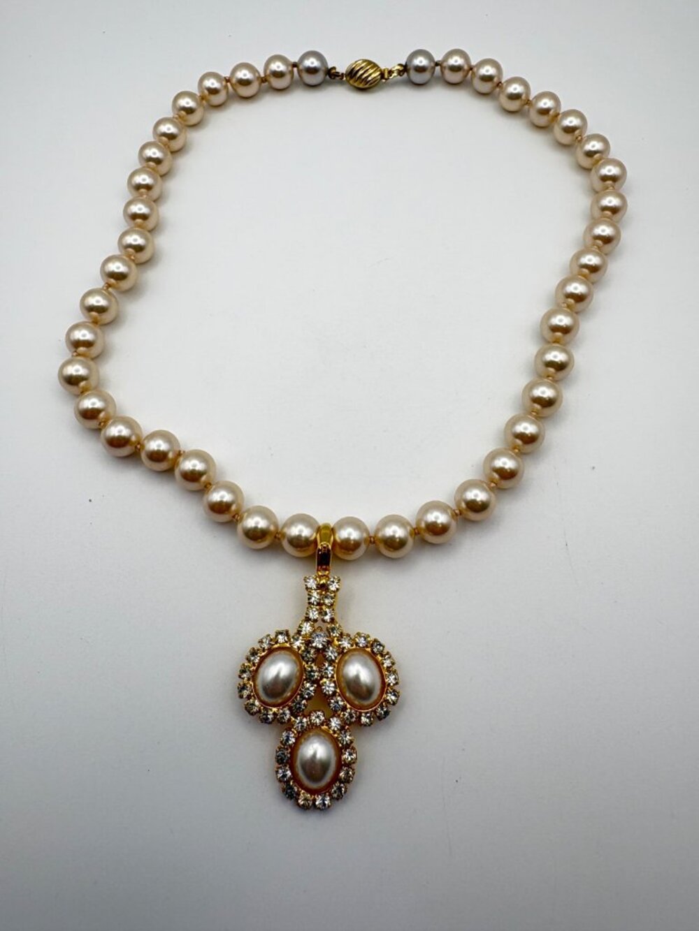 Vintage Marvella Simulated Pearl Faux Rhinestone Pendant Necklace Gold Tone 18in